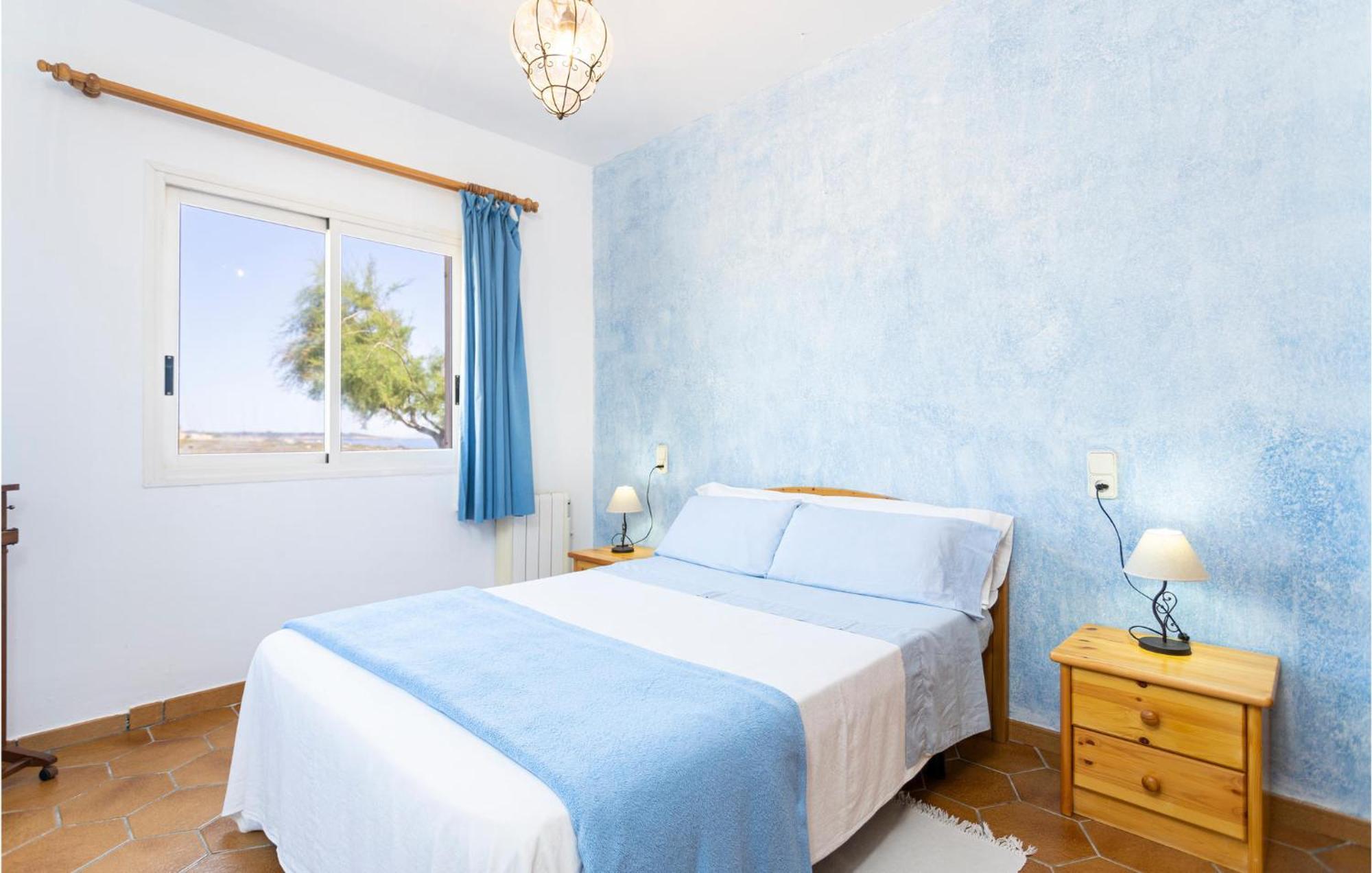 Appartement In Cala Morlanda With 1 Bedrooms *