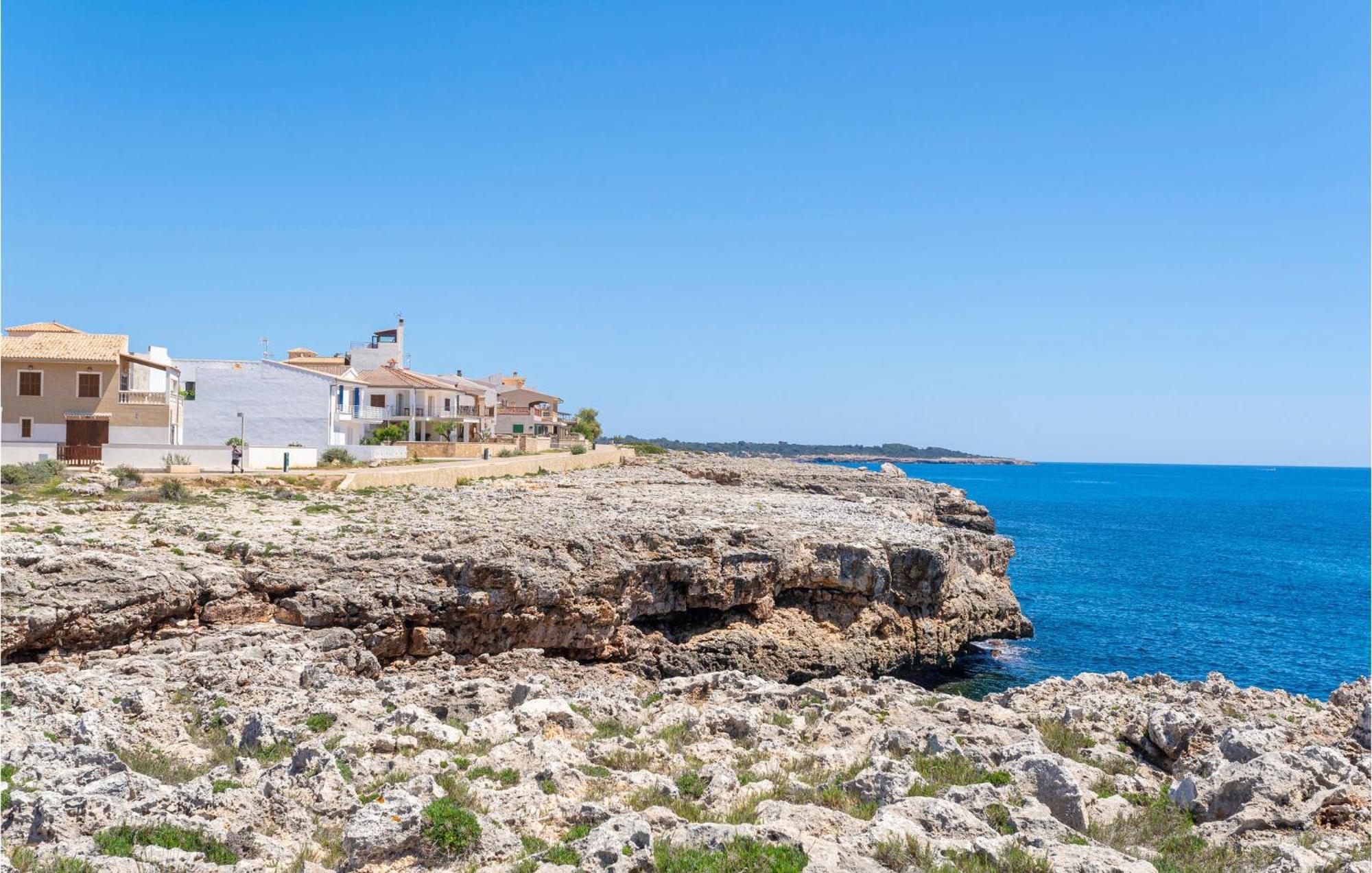 Appartement In Cala Morlanda With 1 Bedrooms *