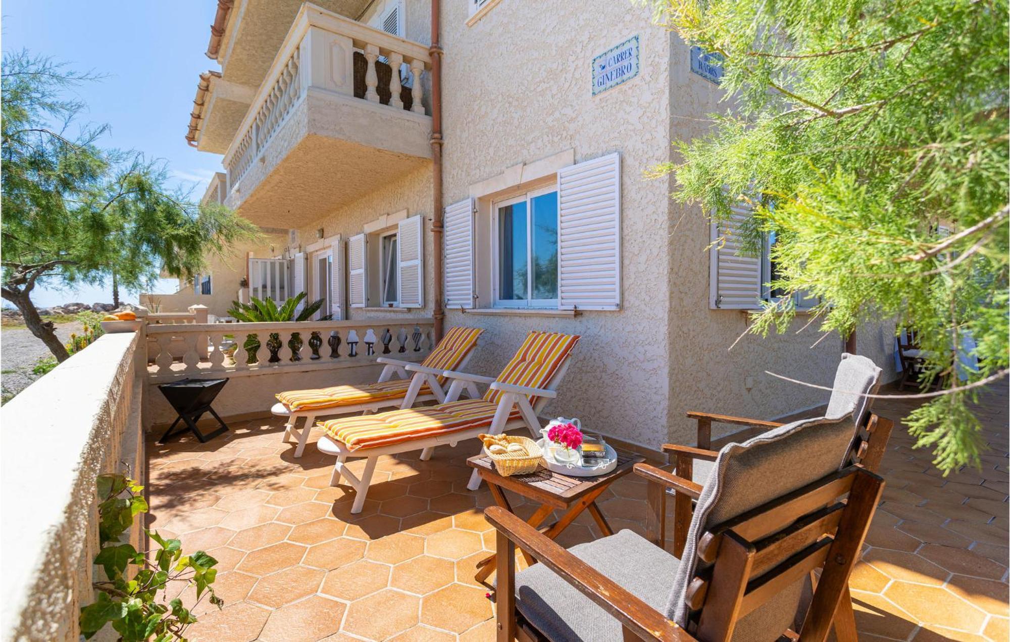 In Cala Morlanda With 1 Bedrooms S'Illot (Mallorca)